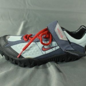nike acg mountain bike shoes